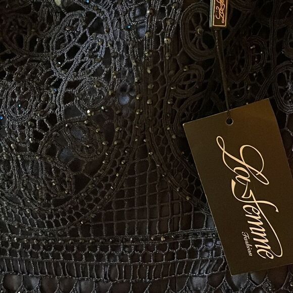 La FEMME Lace & Twill Mermaid Prom Gown
Navy Sz 8  NEW Retail $438 Pageant Party - Picture 9 of 16